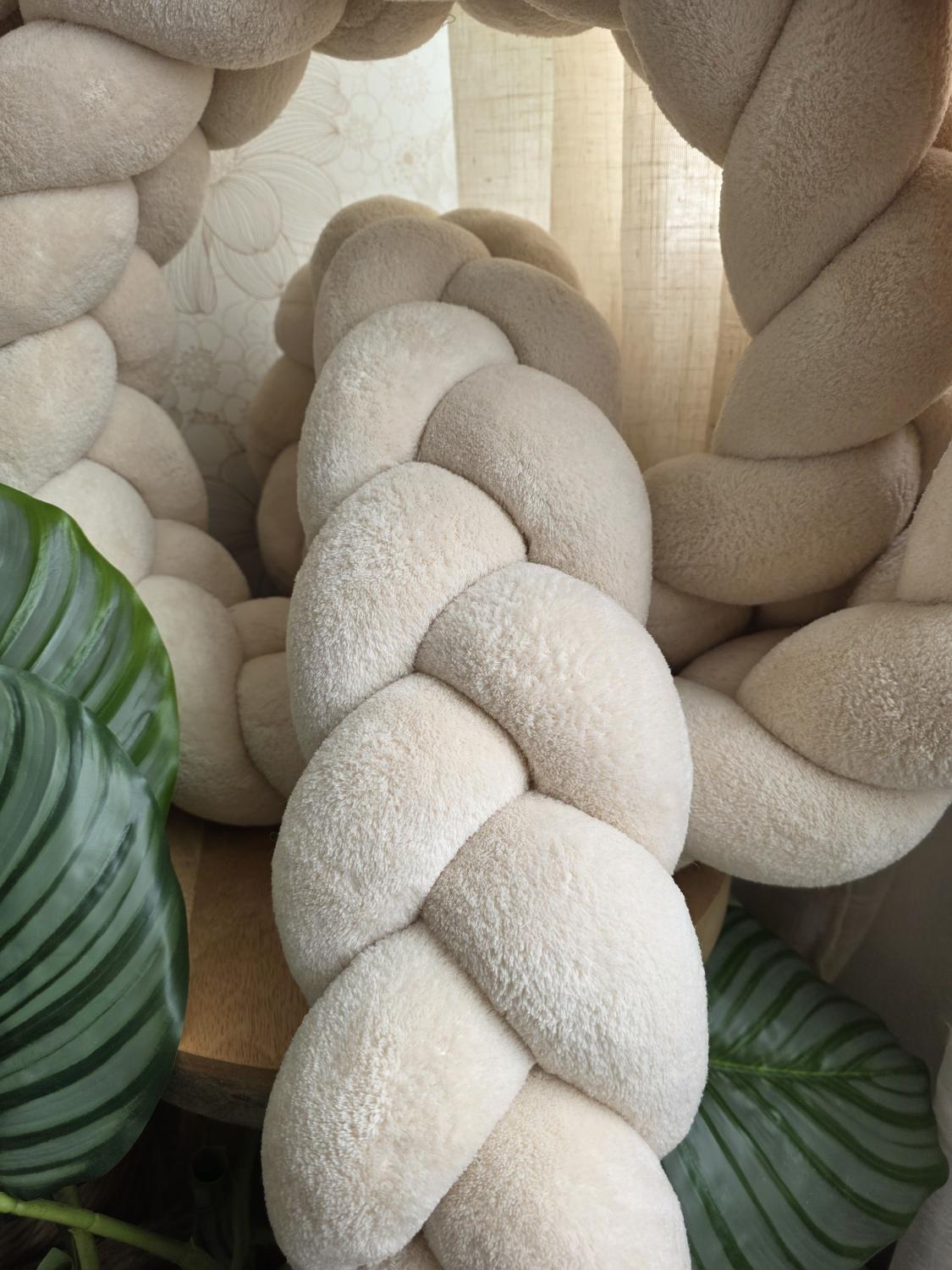 3-Strand Plush Braided Double Bed Bumper