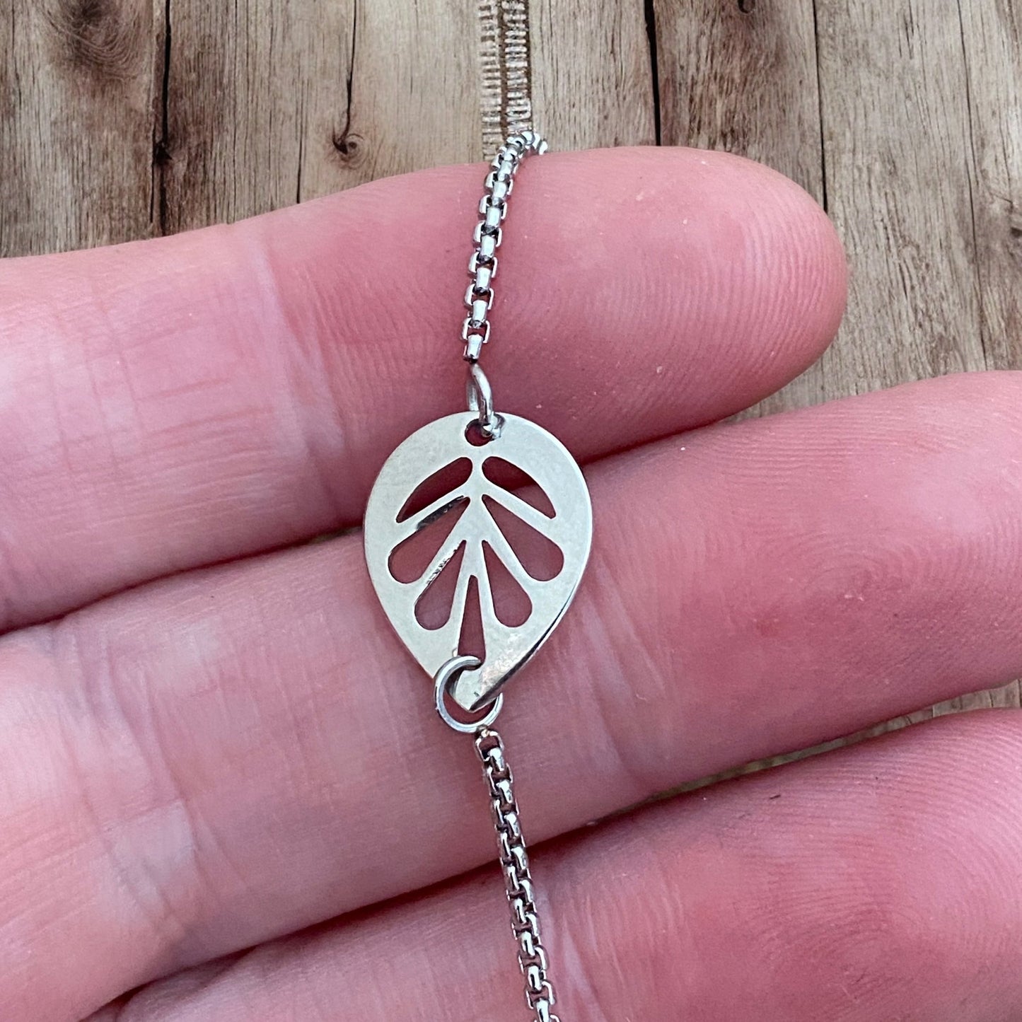 Adjustable Bracelet - The Cutest Leaf