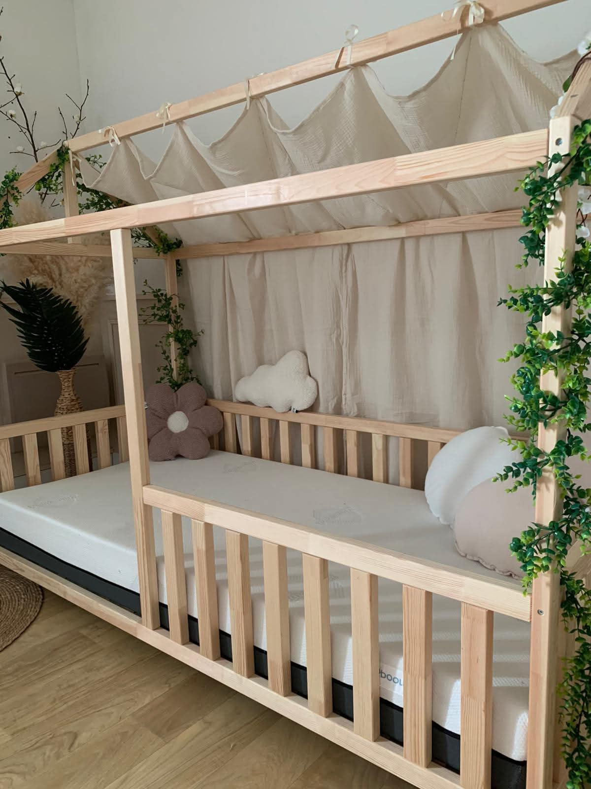 The House Bed