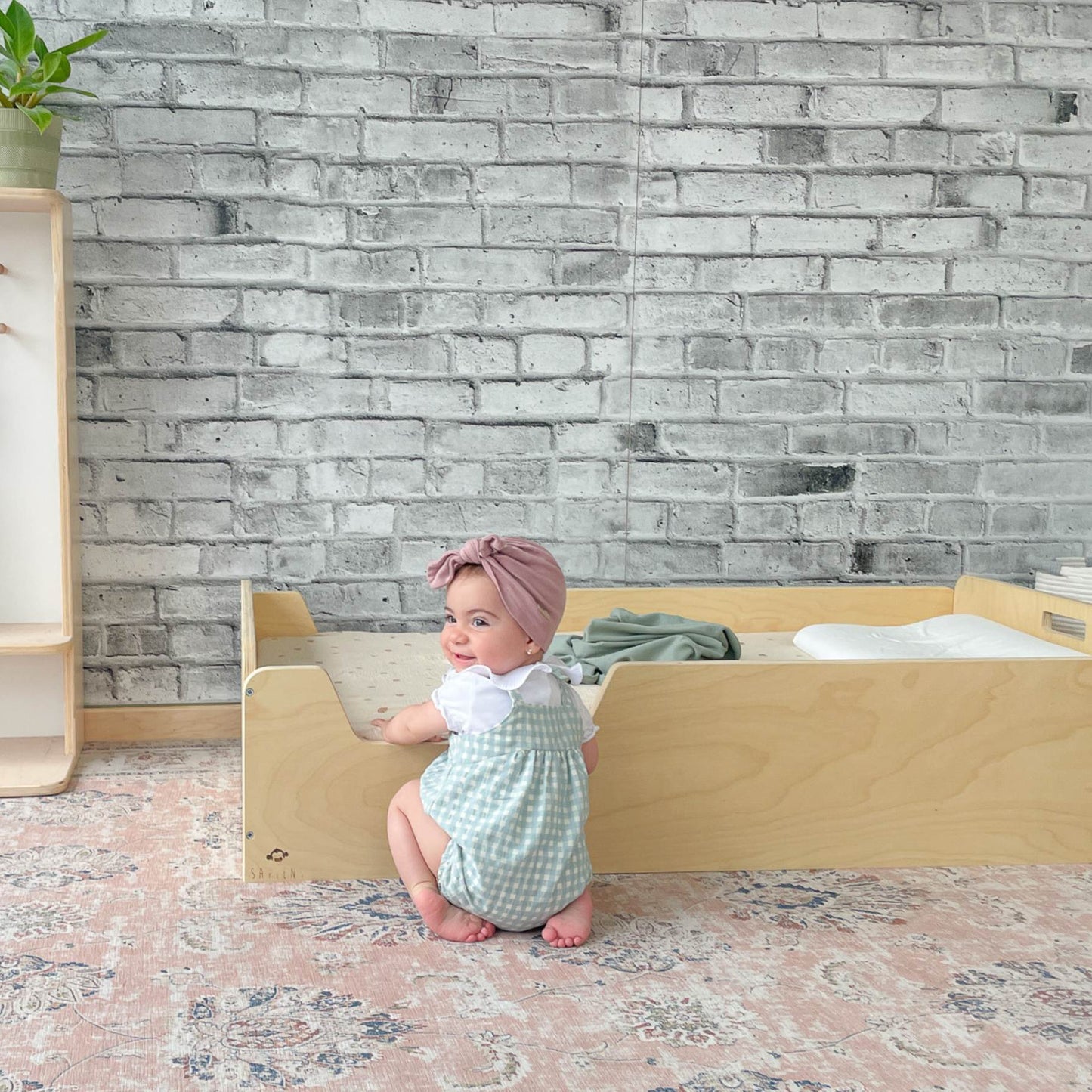 APPLE TWIN - Montessori Floor Bed with Rails